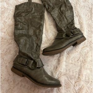 Size 8.5 Candie’s tall wide calf boots